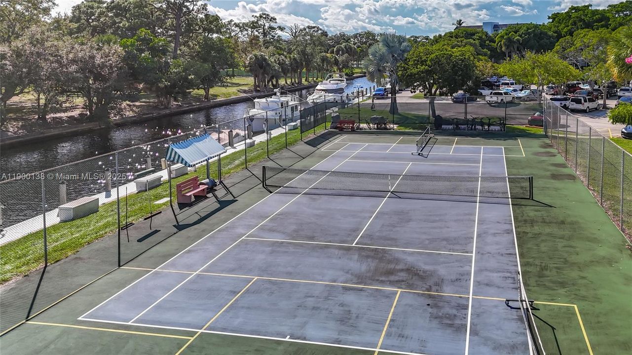 For Rent: $2,900 (2 beds, 2 baths, 1110 Square Feet)