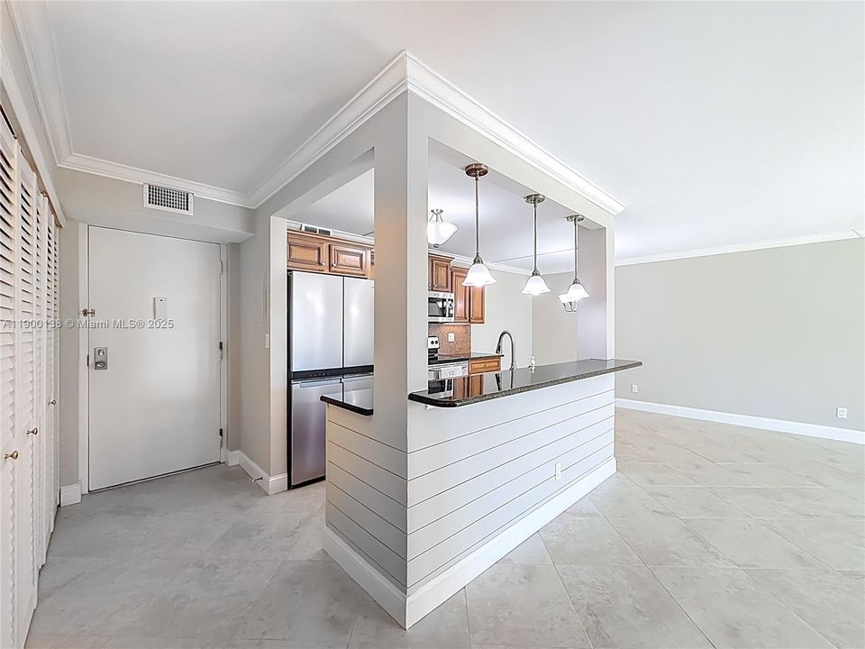 For Rent: $2,900 (2 beds, 2 baths, 1110 Square Feet)