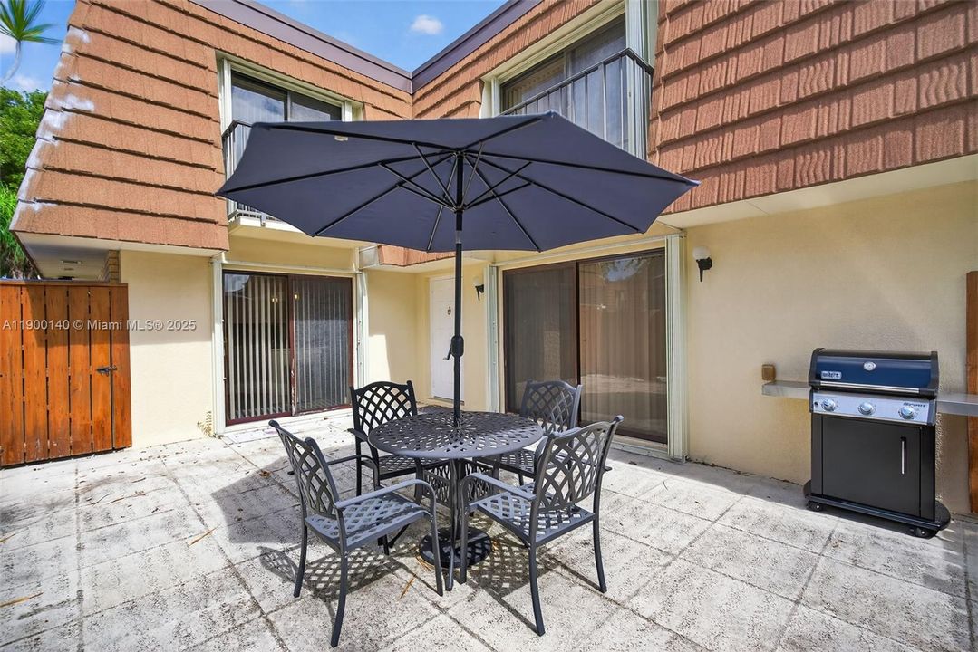 For Rent: $6,000 (2 beds, 2 baths, 1236 Square Feet)