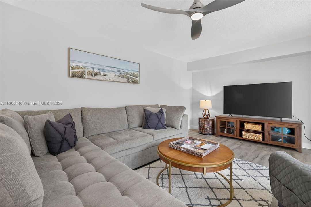 For Rent: $6,000 (2 beds, 2 baths, 1236 Square Feet)