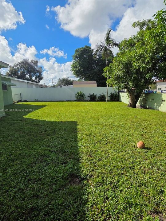 Active With Contract: $524,900 (4 beds, 2 baths, 1403 Square Feet)