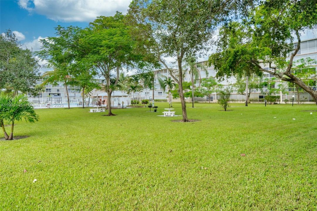 В аренду: $1,925 (2 спален, 2 ванн, 992 Квадратных фут)