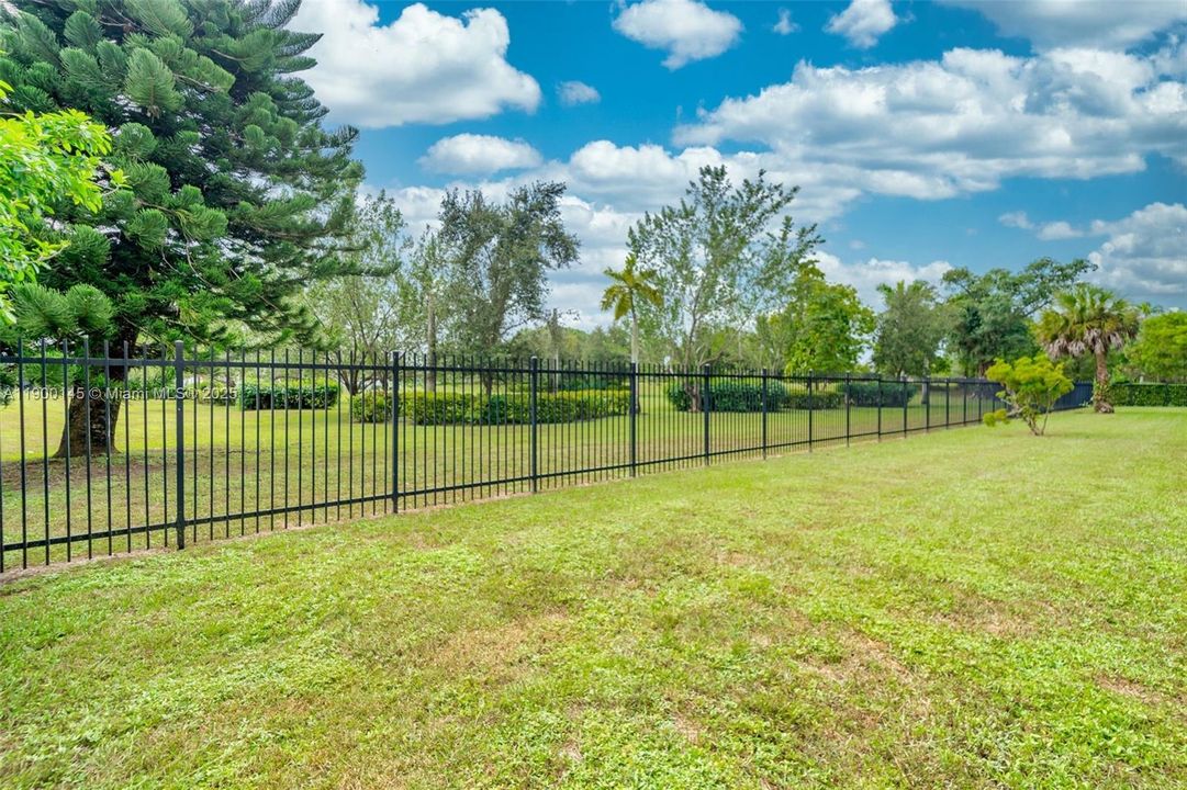 В аренду: $1,925 (2 спален, 2 ванн, 992 Квадратных фут)