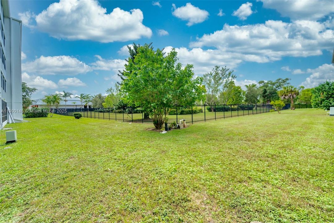 В аренду: $1,925 (2 спален, 2 ванн, 992 Квадратных фут)