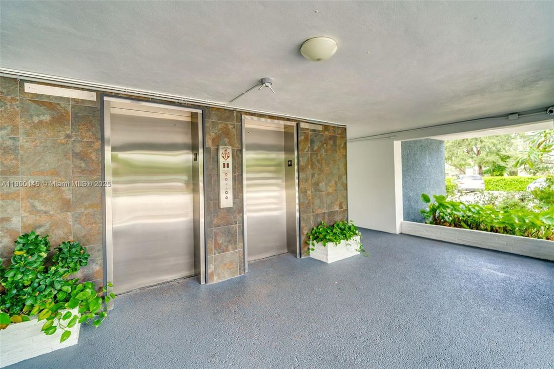 В аренду: $1,925 (2 спален, 2 ванн, 992 Квадратных фут)