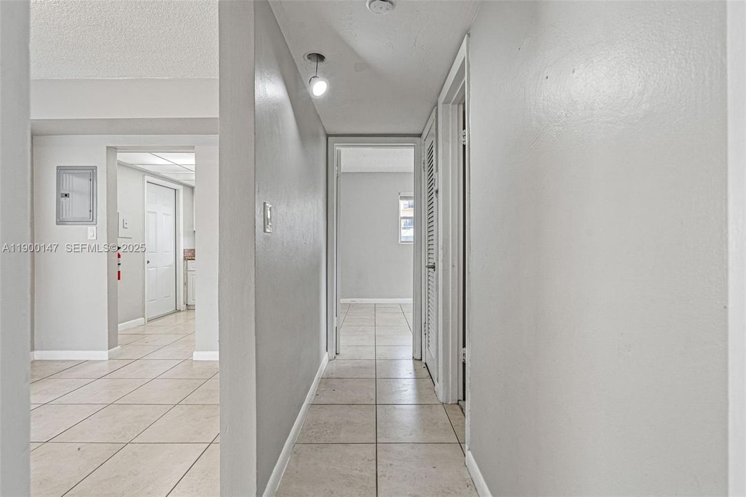 Activo con contrato: $2,400 (2 camas, 2 baños, 750 Pies cuadrados)