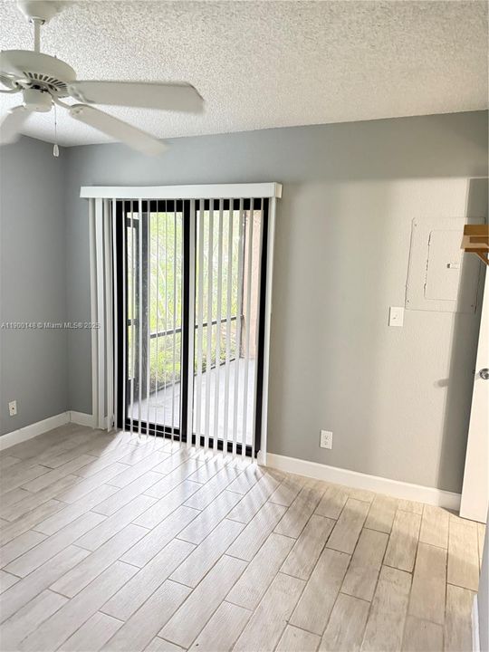 最近租的: $2,200 (2 贝兹, 2 浴室, 1029 平方英尺)