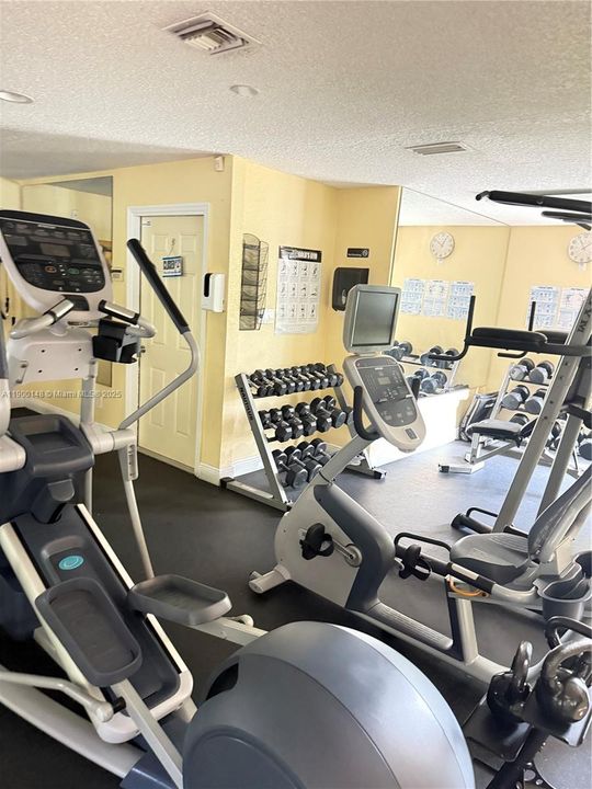 最近租的: $2,200 (2 贝兹, 2 浴室, 1029 平方英尺)