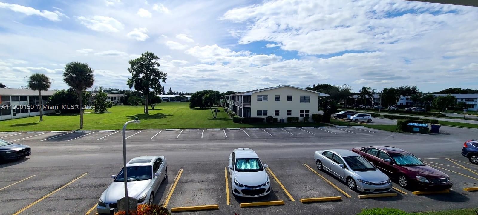 For Rent: $1,400 (1 beds, 1 baths, 615 Square Feet)