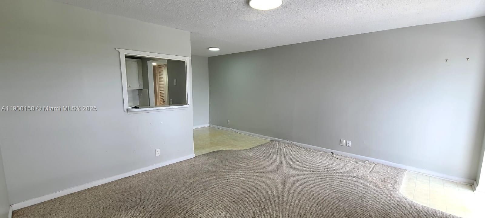 For Rent: $1,400 (1 beds, 1 baths, 615 Square Feet)