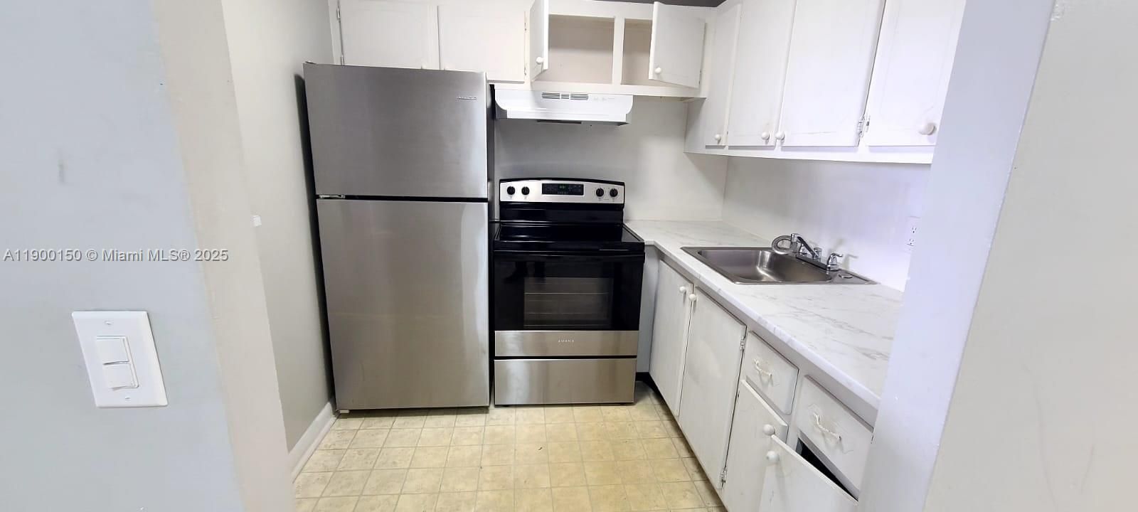 For Rent: $1,400 (1 beds, 1 baths, 615 Square Feet)