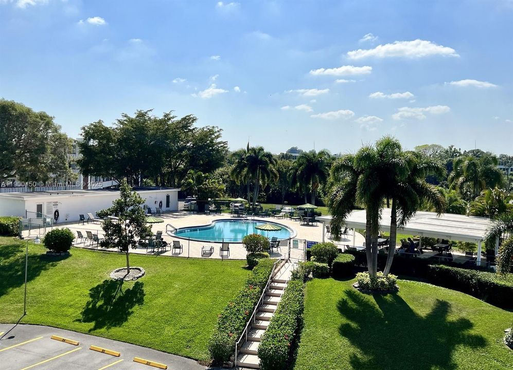 For Rent: $1,400 (1 beds, 1 baths, 615 Square Feet)