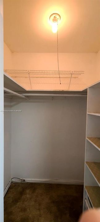 For Rent: $1,400 (1 beds, 1 baths, 615 Square Feet)