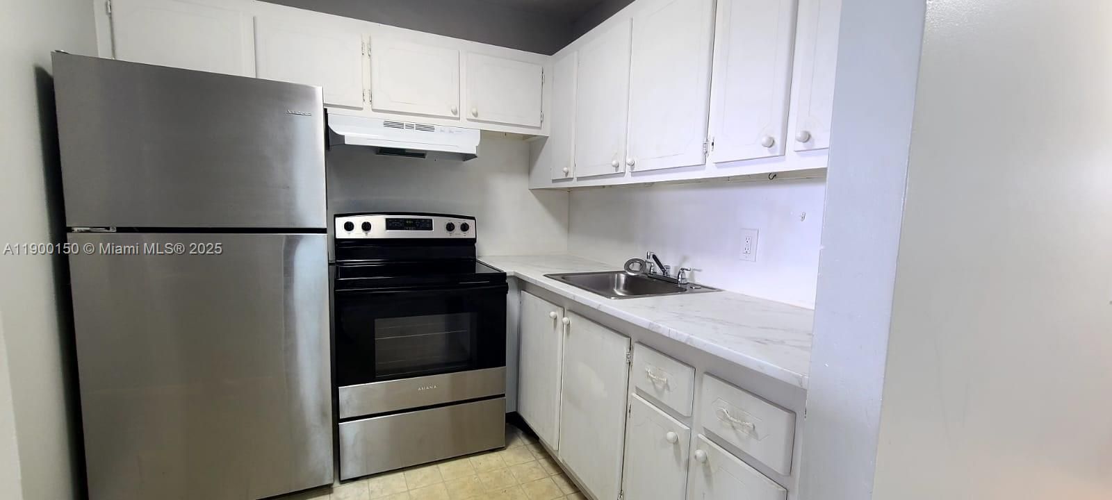 For Rent: $1,400 (1 beds, 1 baths, 615 Square Feet)