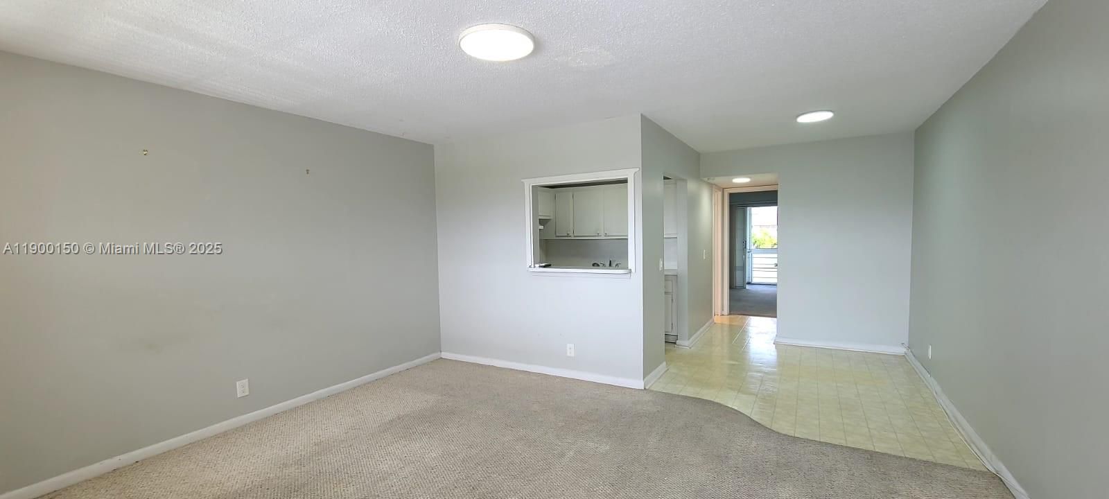 For Rent: $1,400 (1 beds, 1 baths, 615 Square Feet)