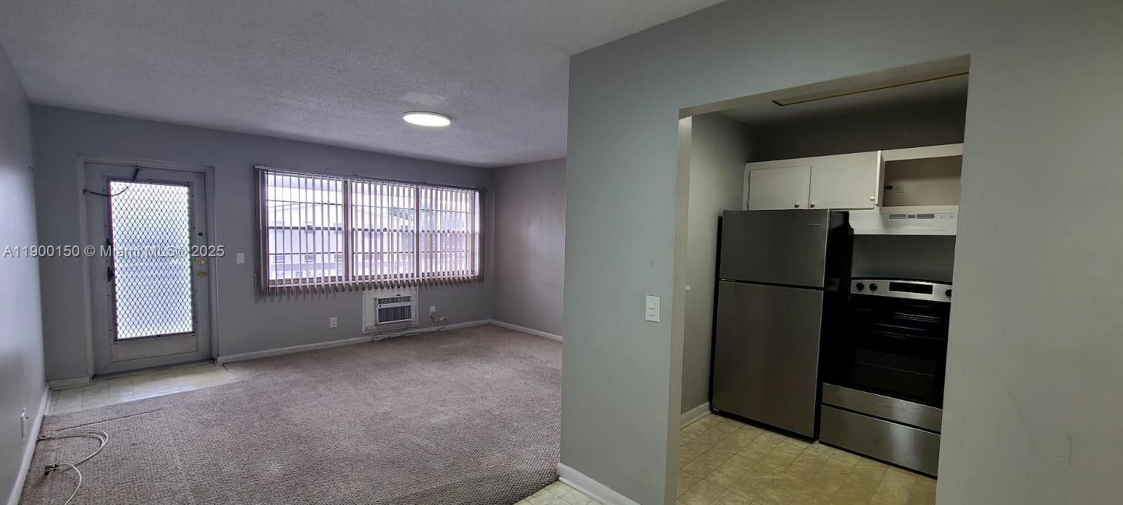 For Rent: $1,400 (1 beds, 1 baths, 615 Square Feet)