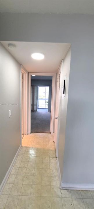 For Rent: $1,400 (1 beds, 1 baths, 615 Square Feet)