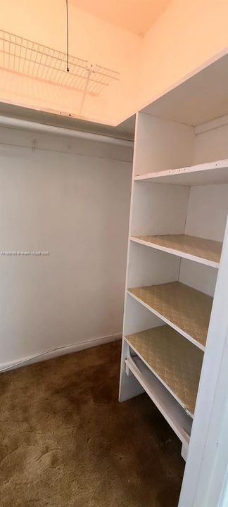 For Rent: $1,400 (1 beds, 1 baths, 615 Square Feet)