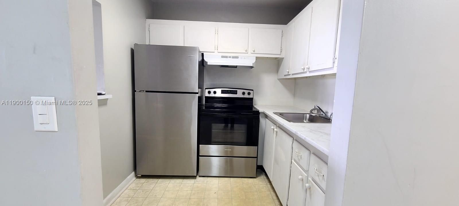 For Rent: $1,400 (1 beds, 1 baths, 615 Square Feet)