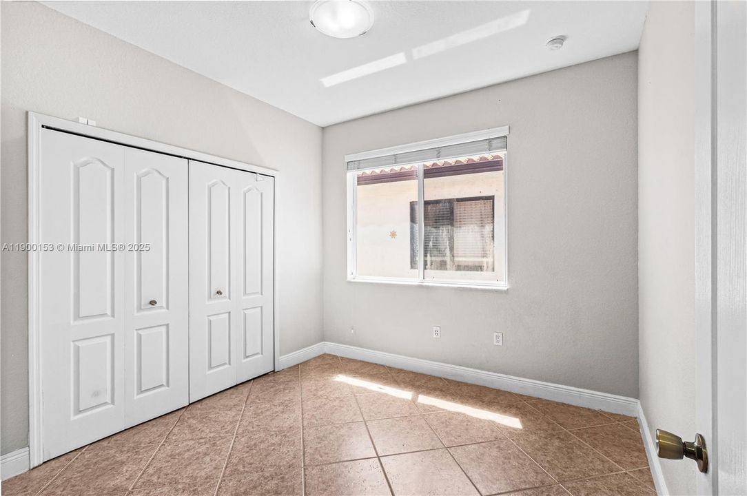 For Rent: $5,500 (5 beds, 4 baths, 3137 Square Feet)