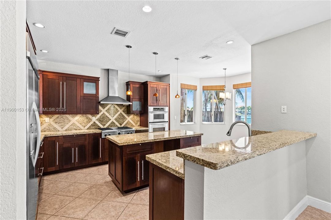 For Rent: $5,500 (5 beds, 4 baths, 3137 Square Feet)