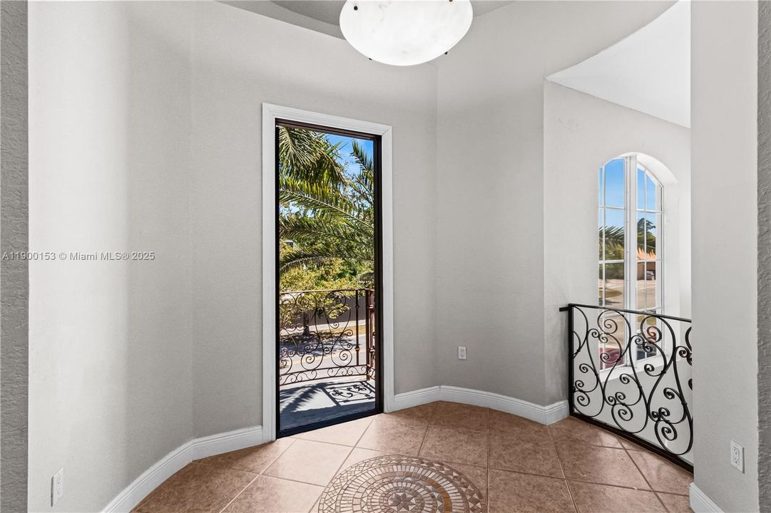 For Rent: $5,500 (5 beds, 4 baths, 3137 Square Feet)