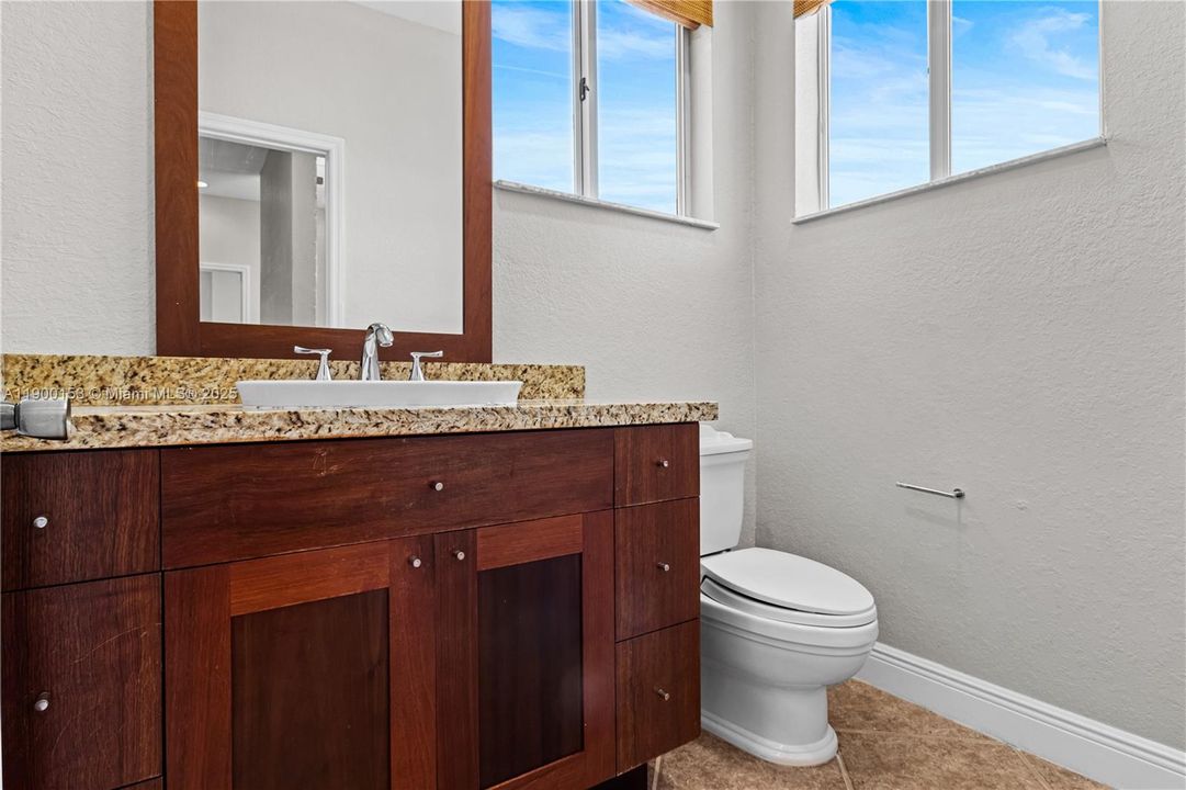 For Rent: $5,500 (5 beds, 4 baths, 3137 Square Feet)