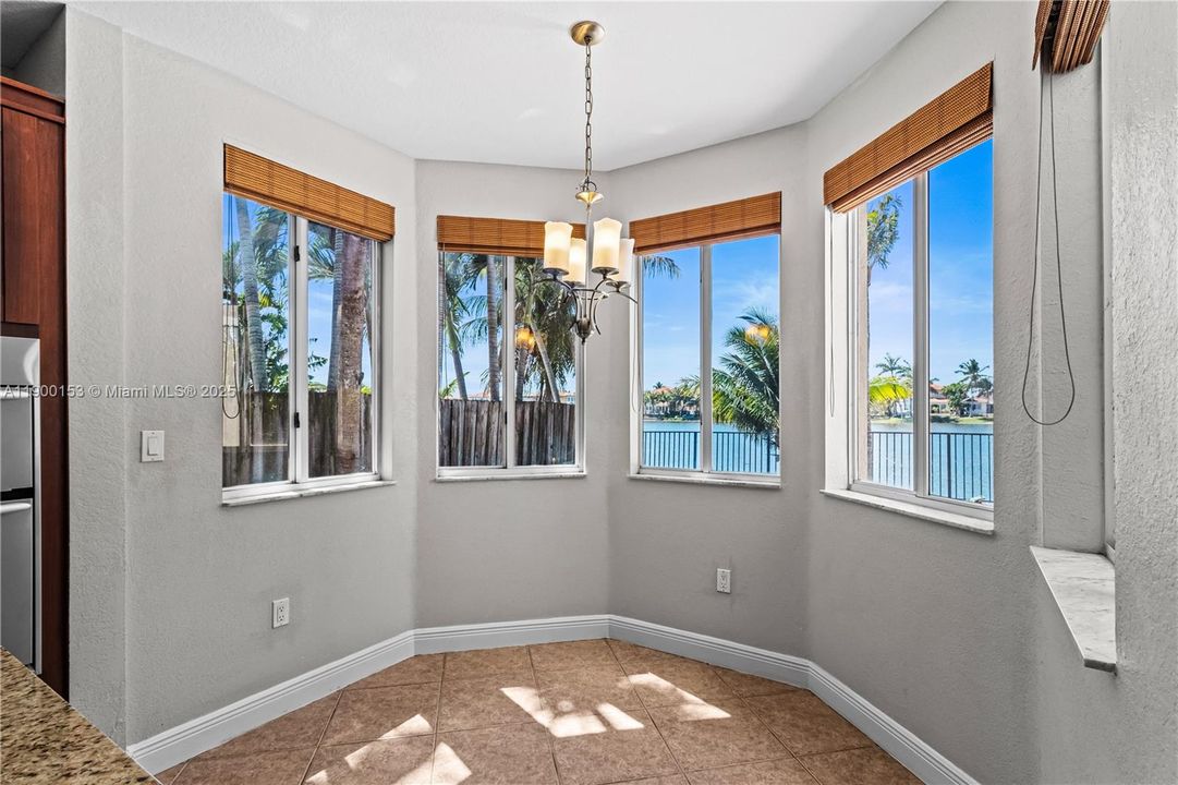 For Rent: $5,500 (5 beds, 4 baths, 3137 Square Feet)