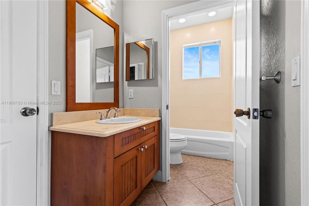 For Rent: $5,500 (5 beds, 4 baths, 3137 Square Feet)