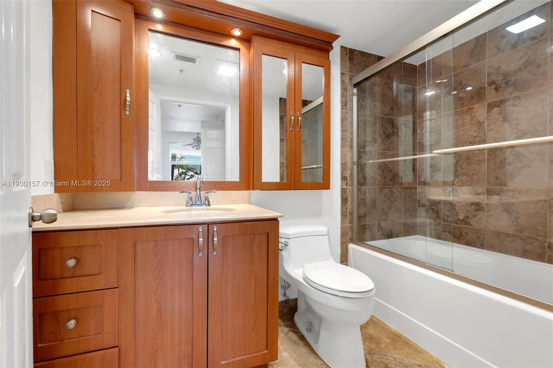 For Sale: $324,999 (3 beds, 2 baths, 1277 Square Feet)