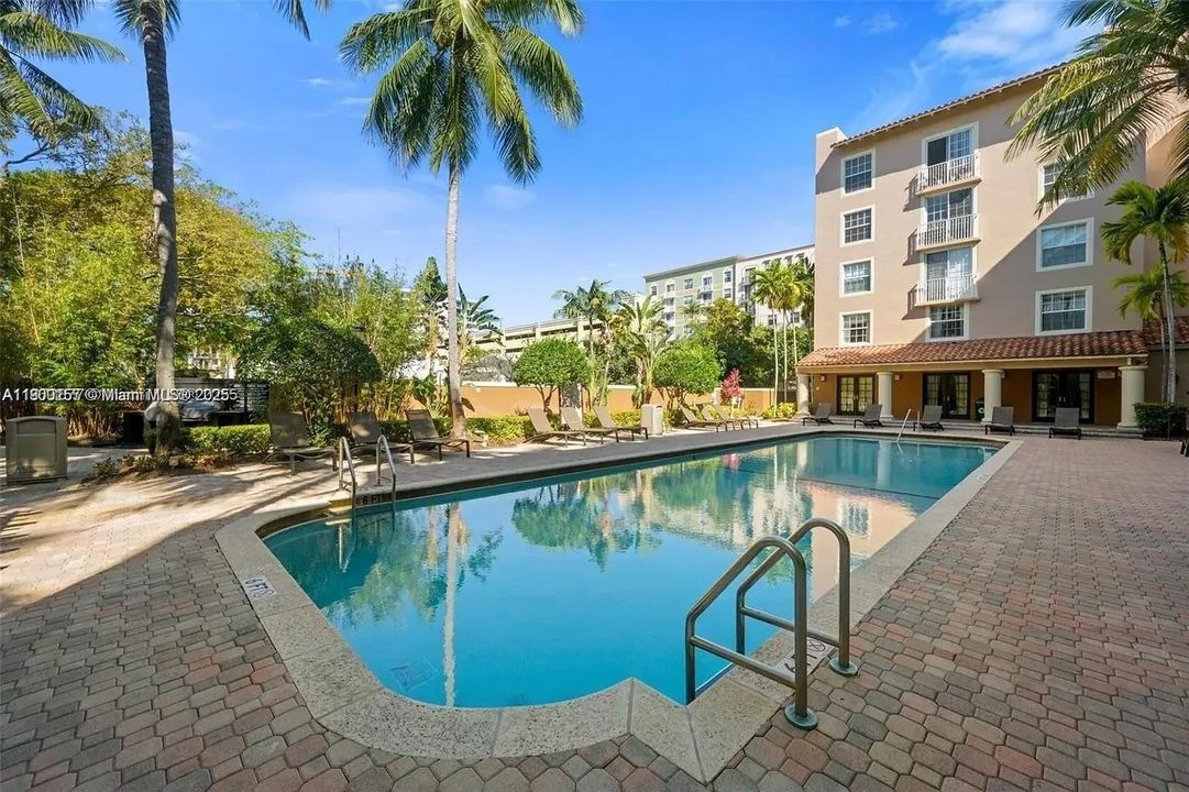 For Sale: $324,999 (3 beds, 2 baths, 1277 Square Feet)