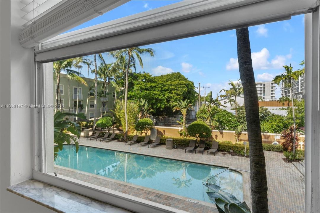 For Sale: $324,999 (3 beds, 2 baths, 1277 Square Feet)