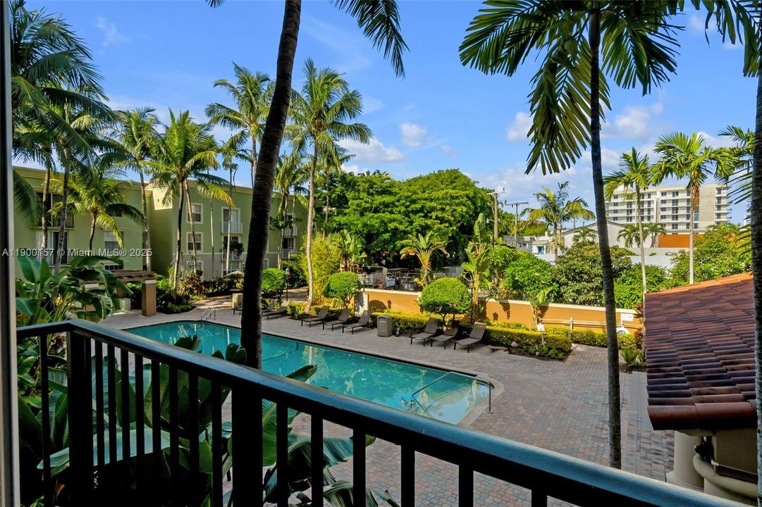 For Sale: $324,999 (3 beds, 2 baths, 1277 Square Feet)