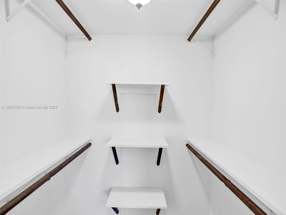 出租: $2,800 (1 贝兹, 1 浴室, 950 平方英尺)