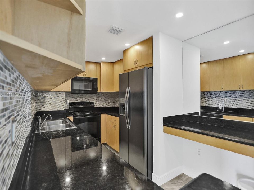 出租: $2,800 (1 贝兹, 1 浴室, 950 平方英尺)