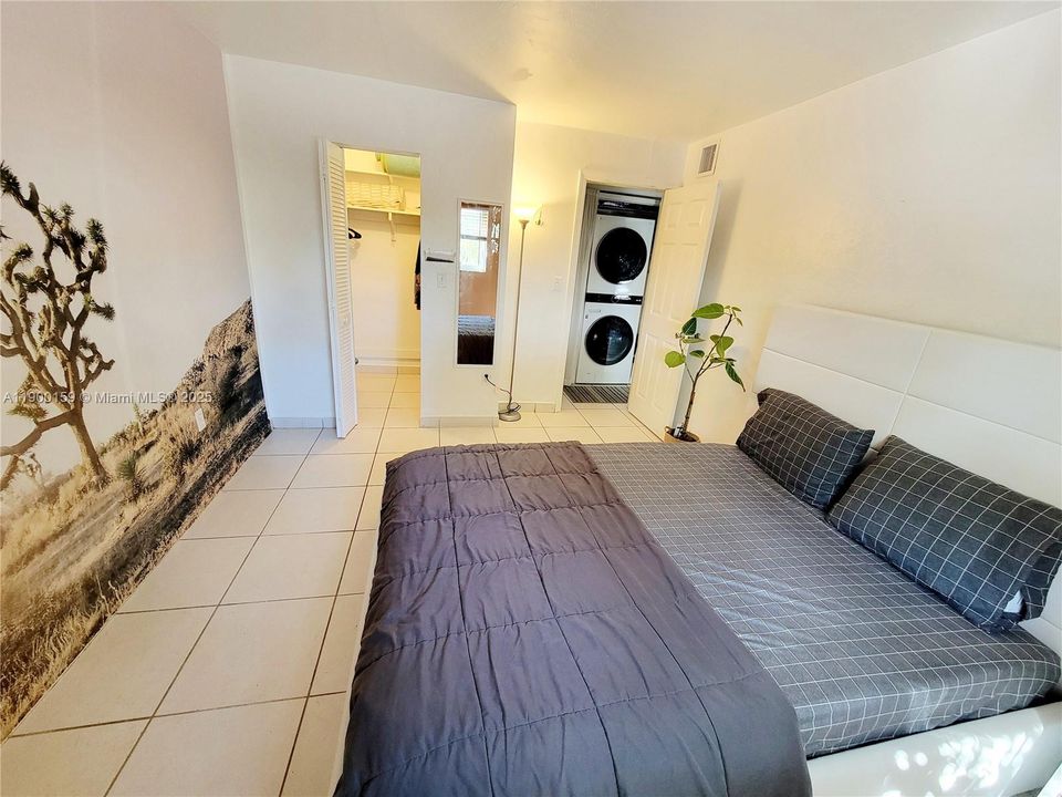 待售: $375,000 (2 贝兹, 1 浴室, 805 平方英尺)