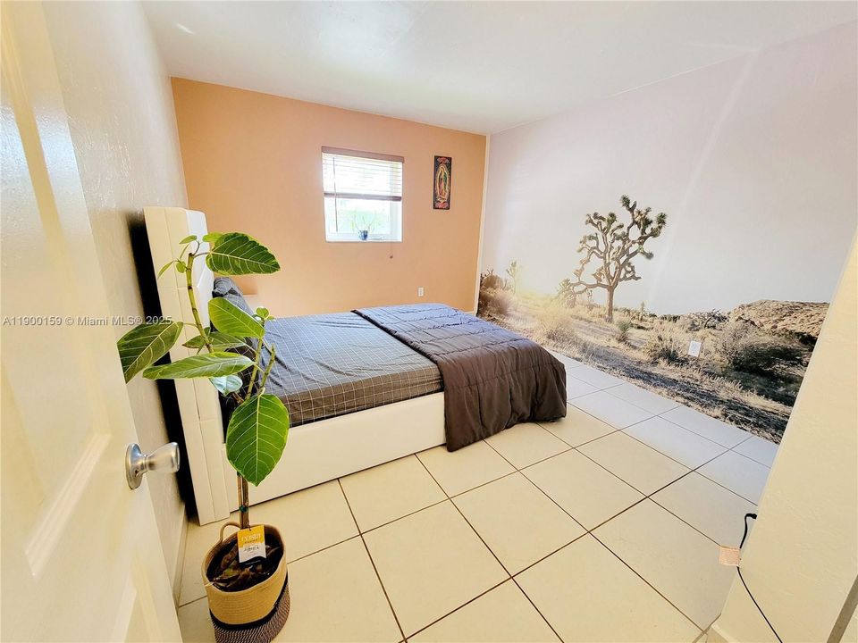 待售: $375,000 (2 贝兹, 1 浴室, 805 平方英尺)