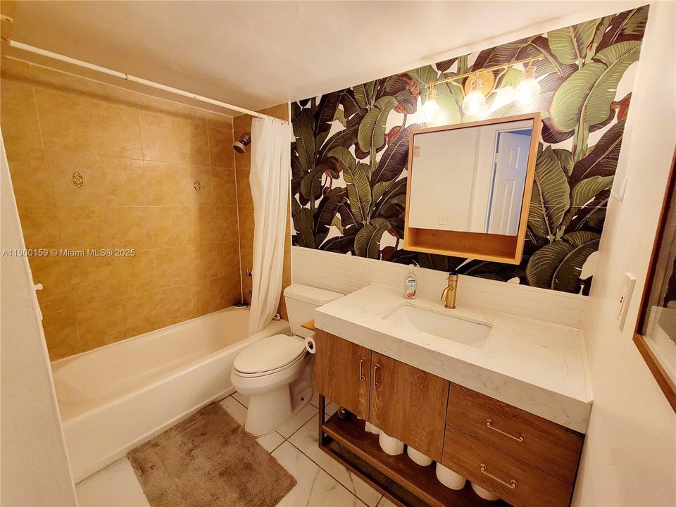 待售: $375,000 (2 贝兹, 1 浴室, 805 平方英尺)