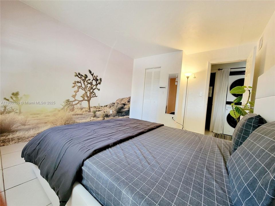 待售: $375,000 (2 贝兹, 1 浴室, 805 平方英尺)