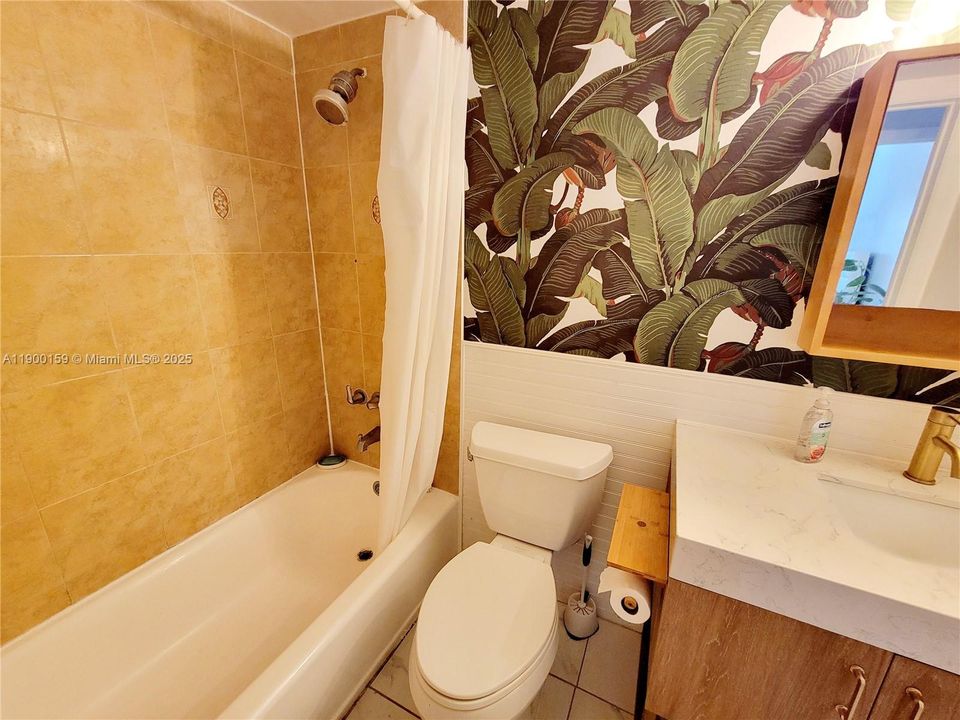 待售: $375,000 (2 贝兹, 1 浴室, 805 平方英尺)