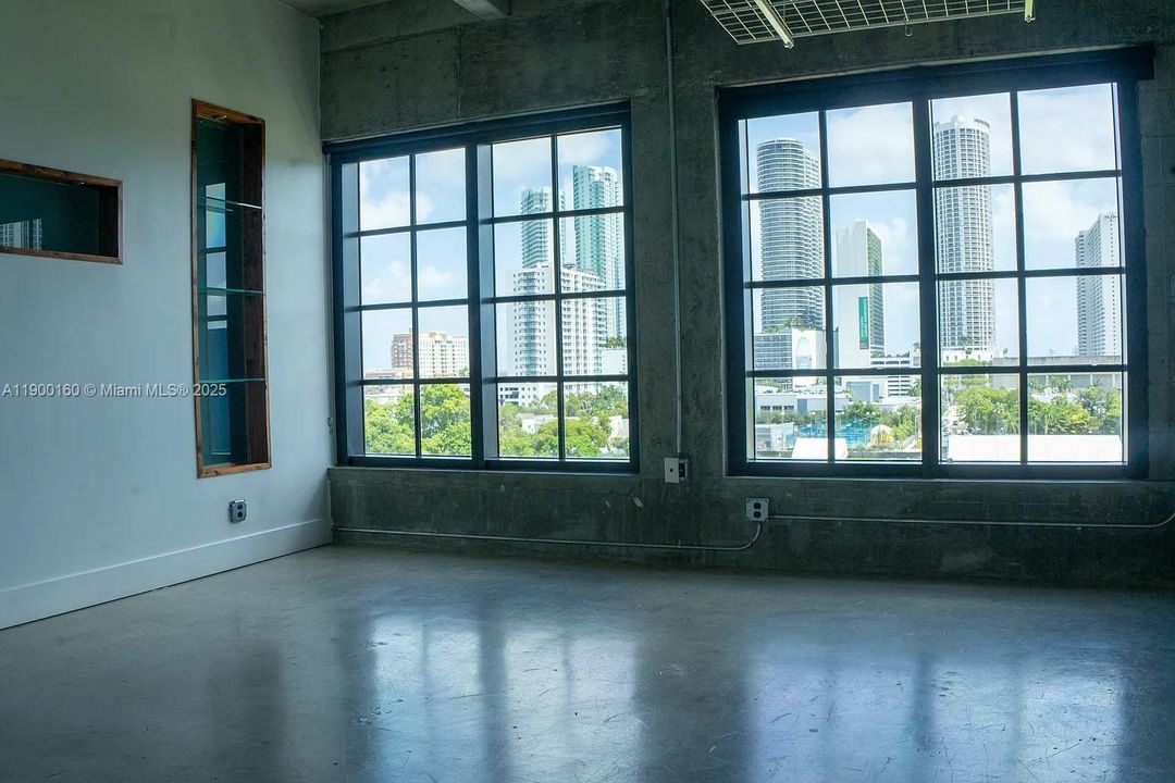 Recently Rented: $5,300 (1 beds, 1 baths, 1398 Square Feet)