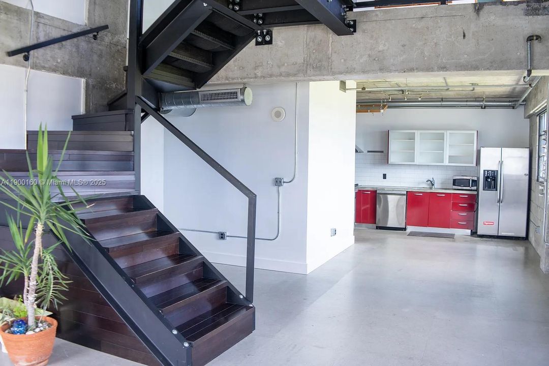 Recently Rented: $5,300 (1 beds, 1 baths, 1398 Square Feet)