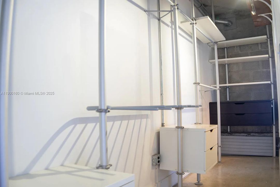 Recently Rented: $5,300 (1 beds, 1 baths, 1398 Square Feet)