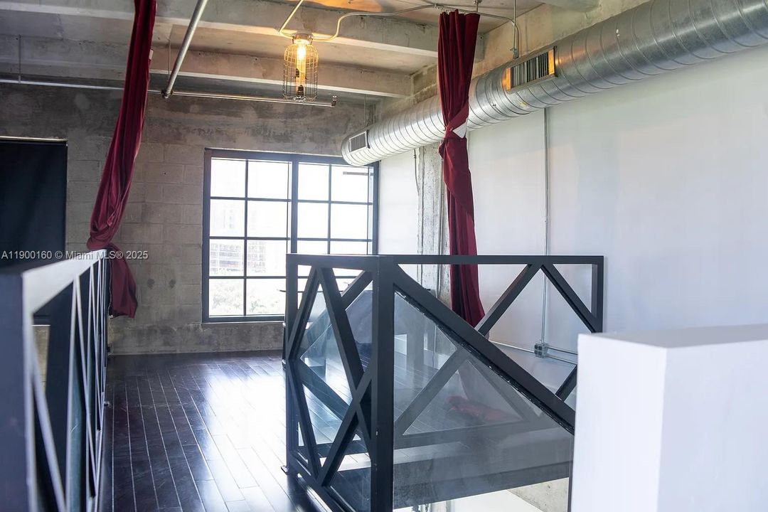 Recently Rented: $5,300 (1 beds, 1 baths, 1398 Square Feet)