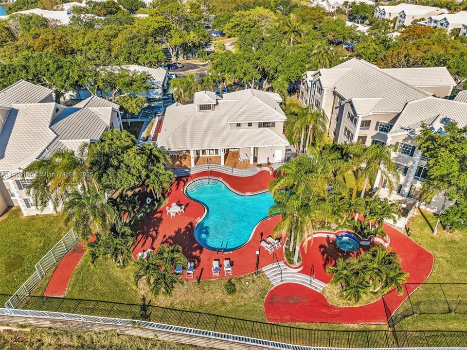 Под контрактом: $2,050 (2 спален, 2 ванн, 981 Квадратных фут)