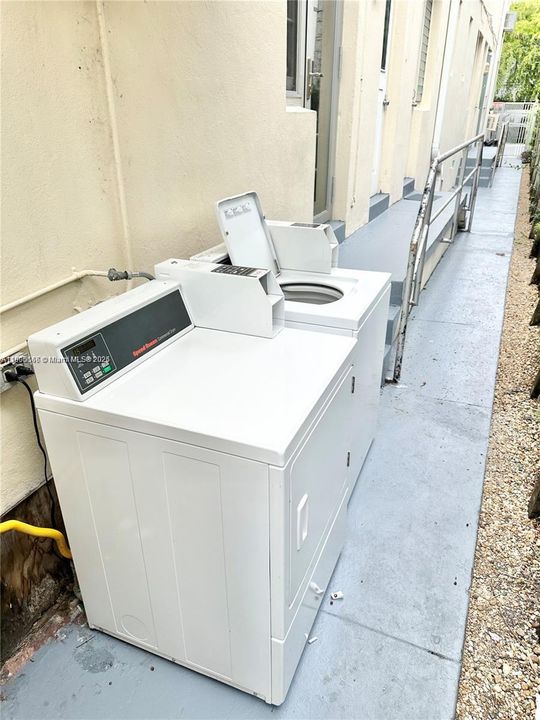 Под контрактом: $1,700 (0 спален, 1 ванн, 430 Квадратных фут)