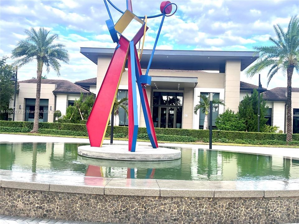 For Sale: $349,000 (1 beds, 1 baths, 738 Square Feet)