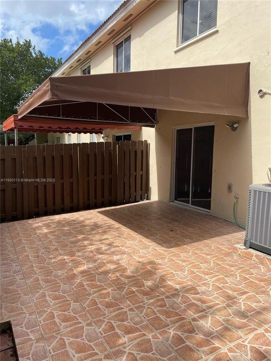 Active With Contract: $2,800 (3 beds, 3 baths, 0 Square Feet)