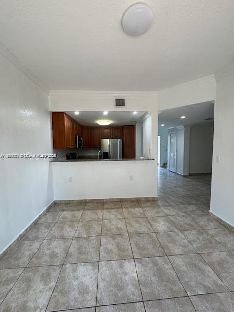 Active With Contract: $2,800 (3 beds, 3 baths, 0 Square Feet)