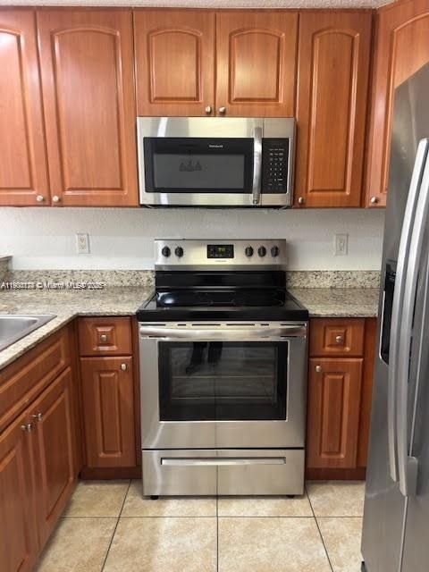 Active With Contract: $2,800 (3 beds, 3 baths, 0 Square Feet)